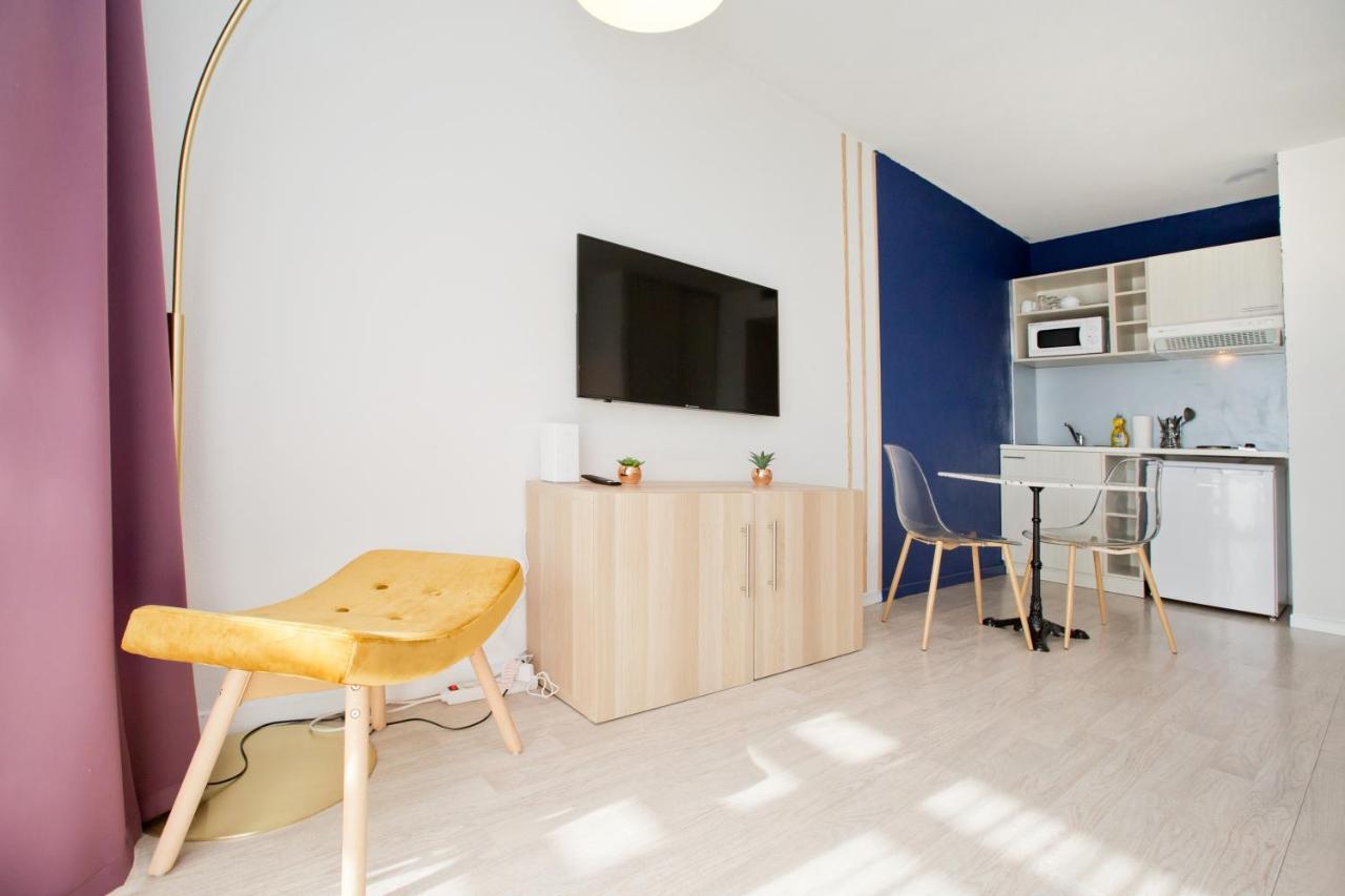 Grand Studio Avec Climatisation, Balcon Proche Gare Centre Ville 루르드 외부 사진